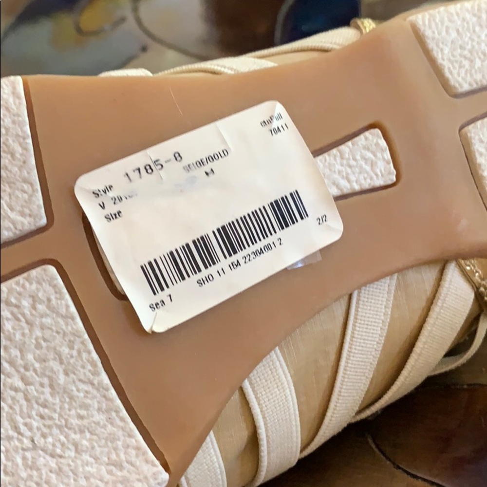 Sneakers - Picture 4 of 4